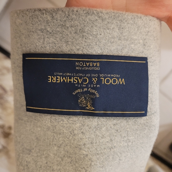 Babaton Aritzia warm italian wool in size medium - Picture 4 of 12